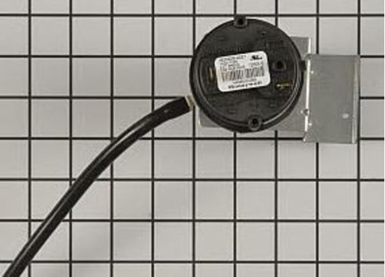 Picture of Carrier Bryant Payne Furnace PRESSURE SWITCH - Part# HK06WC069