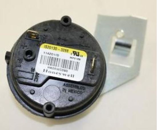 Picture of Carrier Bryant Payne Furnace PRESSURE SWITCH - Part# HK06WC090