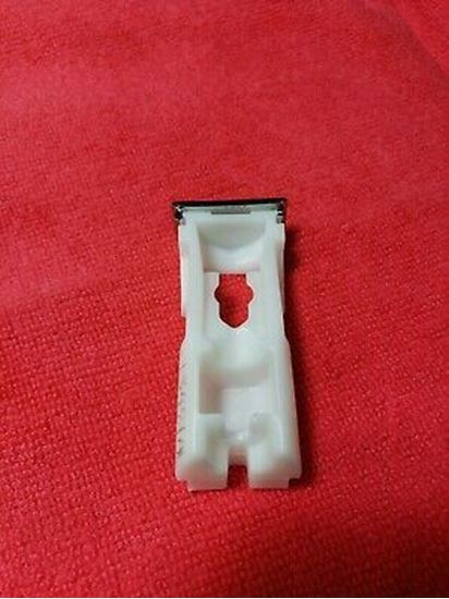 Picture of Samsung Support Handle-Fre Right - Part# DA61-13481A