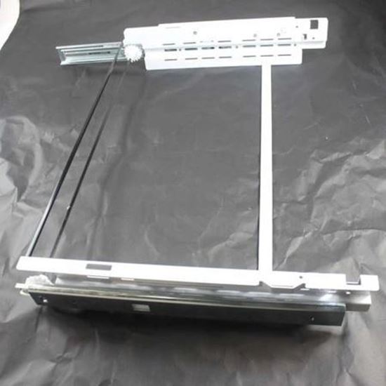 Picture of Samsung HANGER-RAIL LOW - Part# DA97-12861A